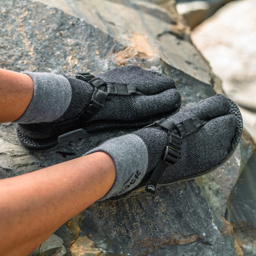 Performance Split-Toe Socks - Mini Crew