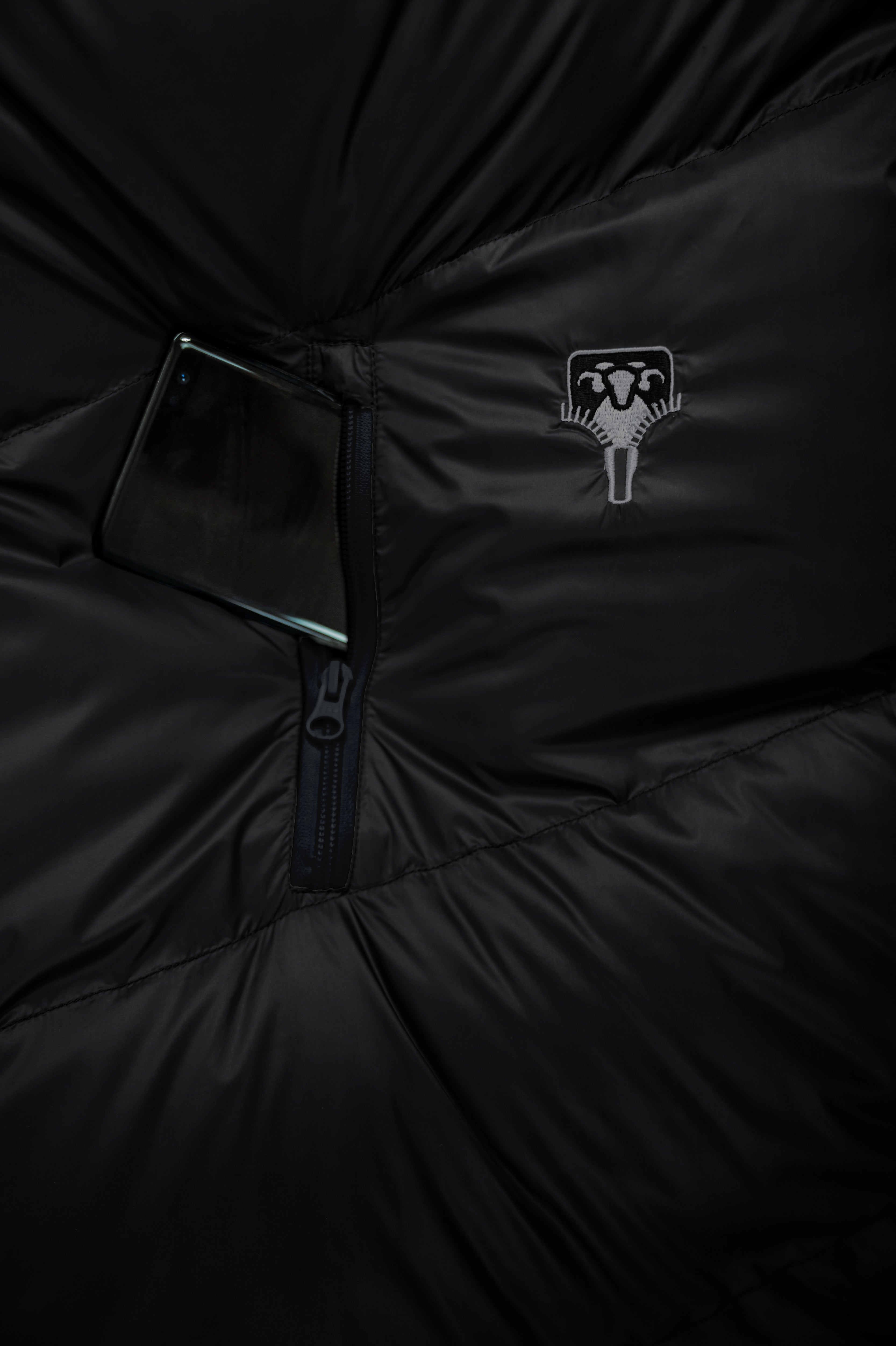 #colour_Black